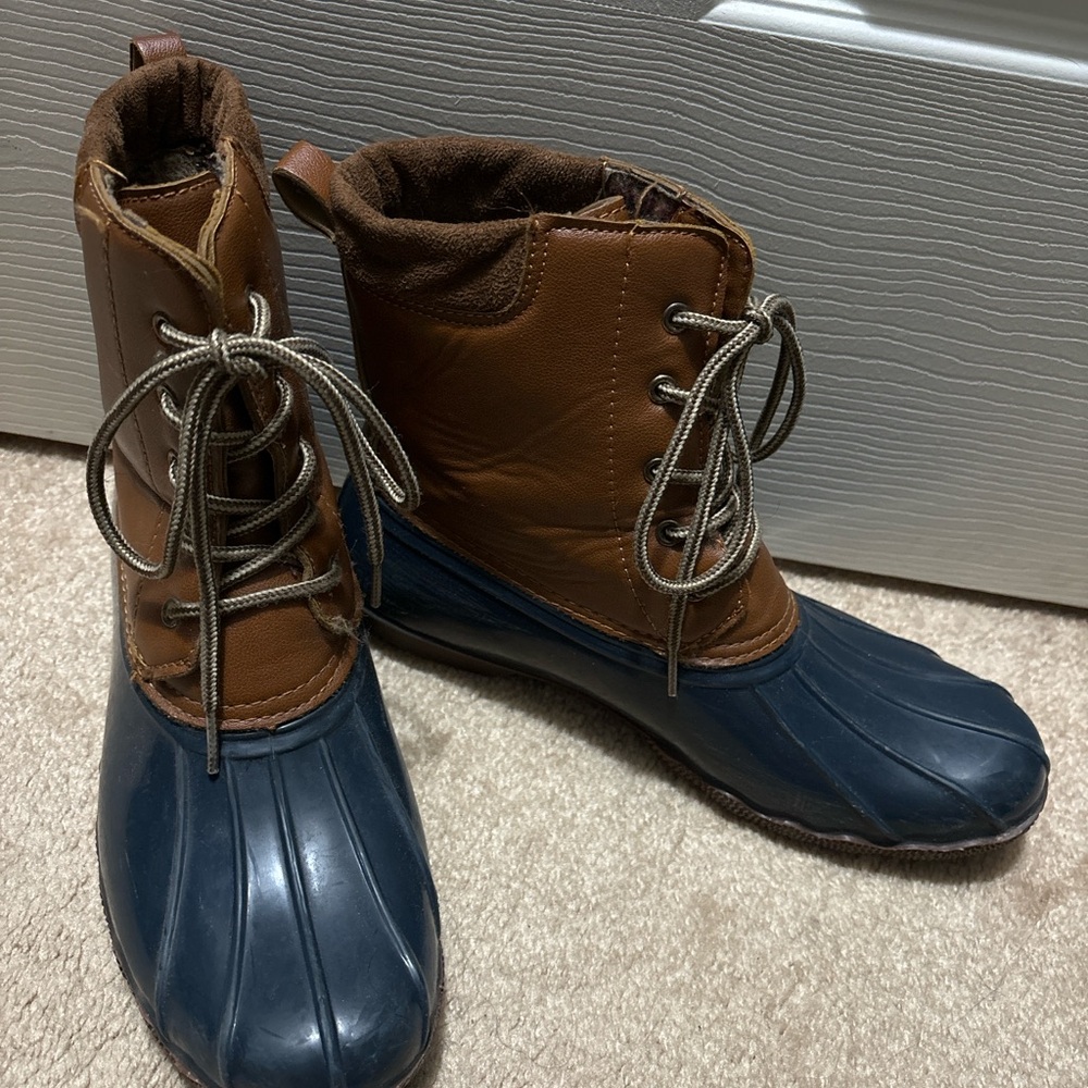 Color Block Duck Boot - Picture 4 of 5